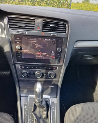 Volkswagen Golf cena 72000 przebieg: 32000, rok produkcji 2017 z Ciechanowiec małe 742
